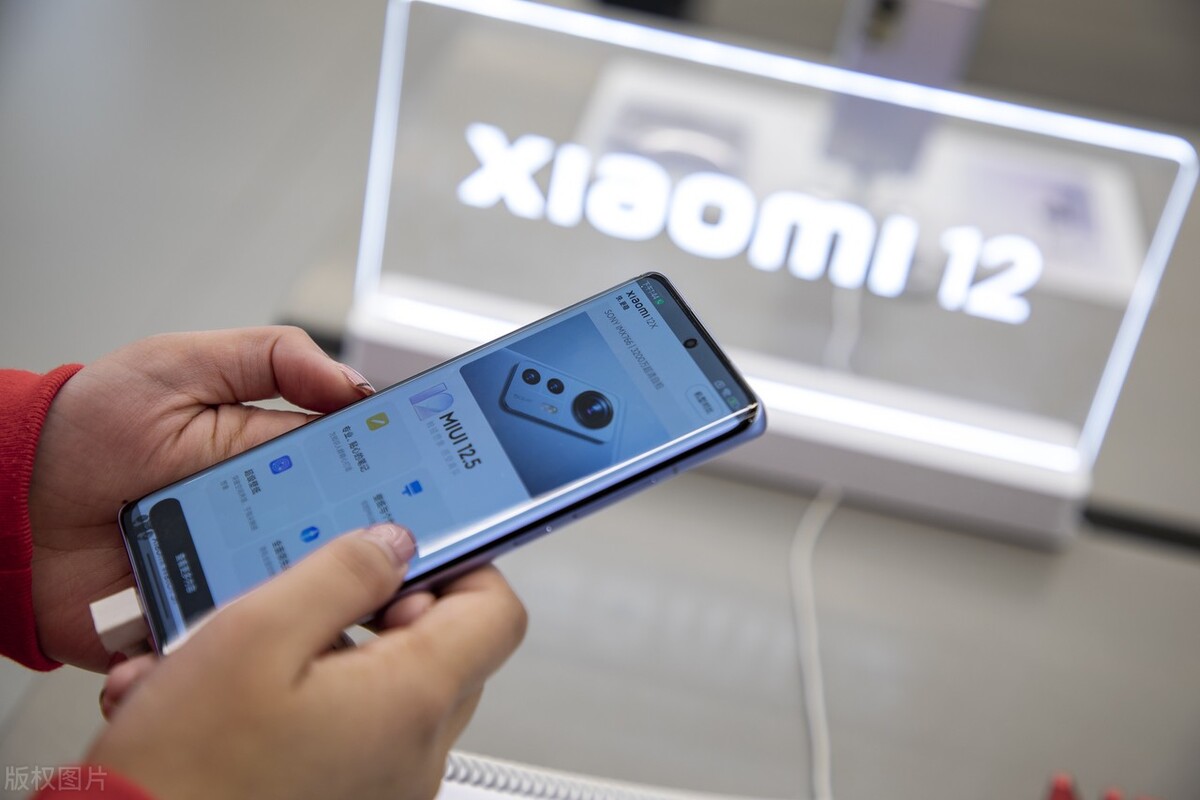 苹果华为小米性价比最强的手机,18年华为和小米哪款手机性价比高