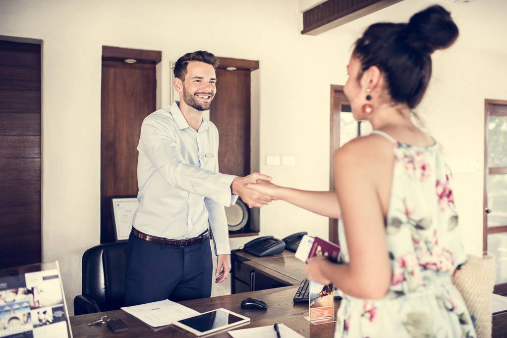 住酒店有什么好玩的故事,住酒店有趣的事情