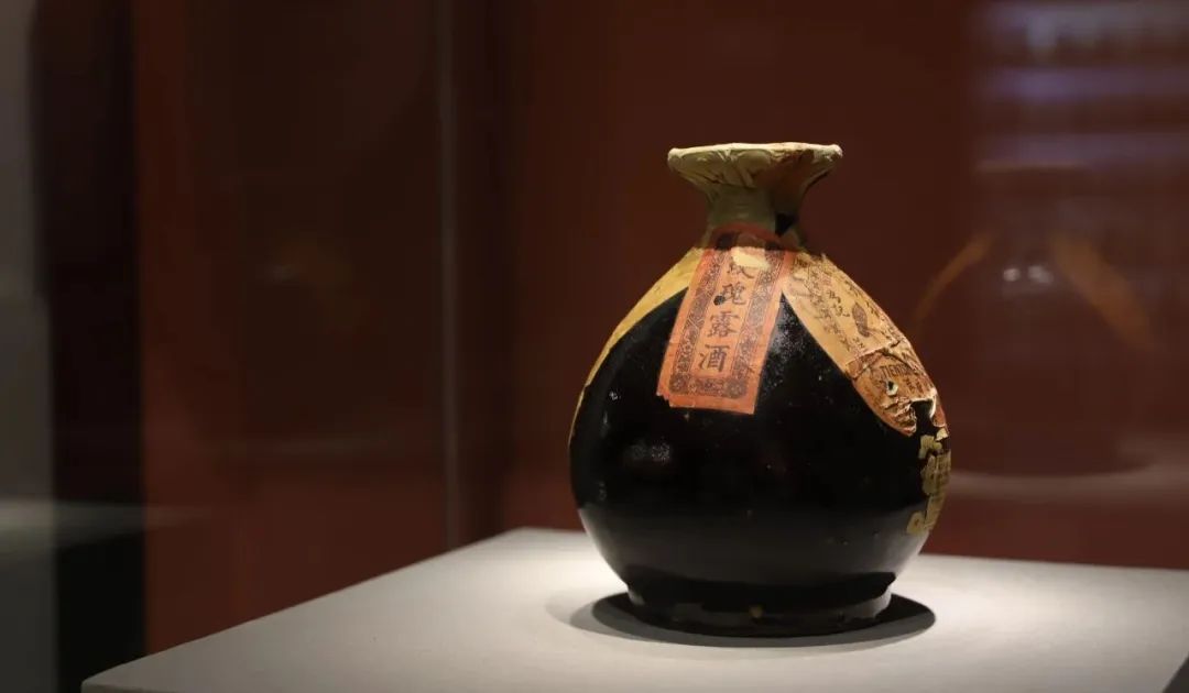 中国老酒收藏第一人曾宇老师,曾宇收藏酒老视频