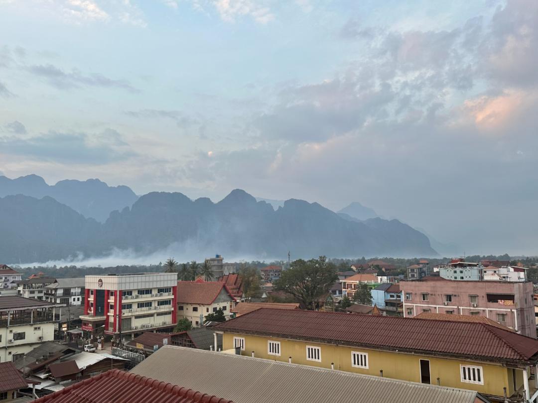 如何乘坐中老铁路到老挝,乘坐中老铁路怎么通关