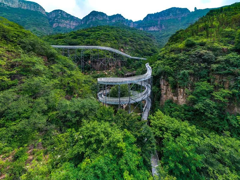 夏日峡谷漂流推荐无漂流不夏天,溪流欢畅