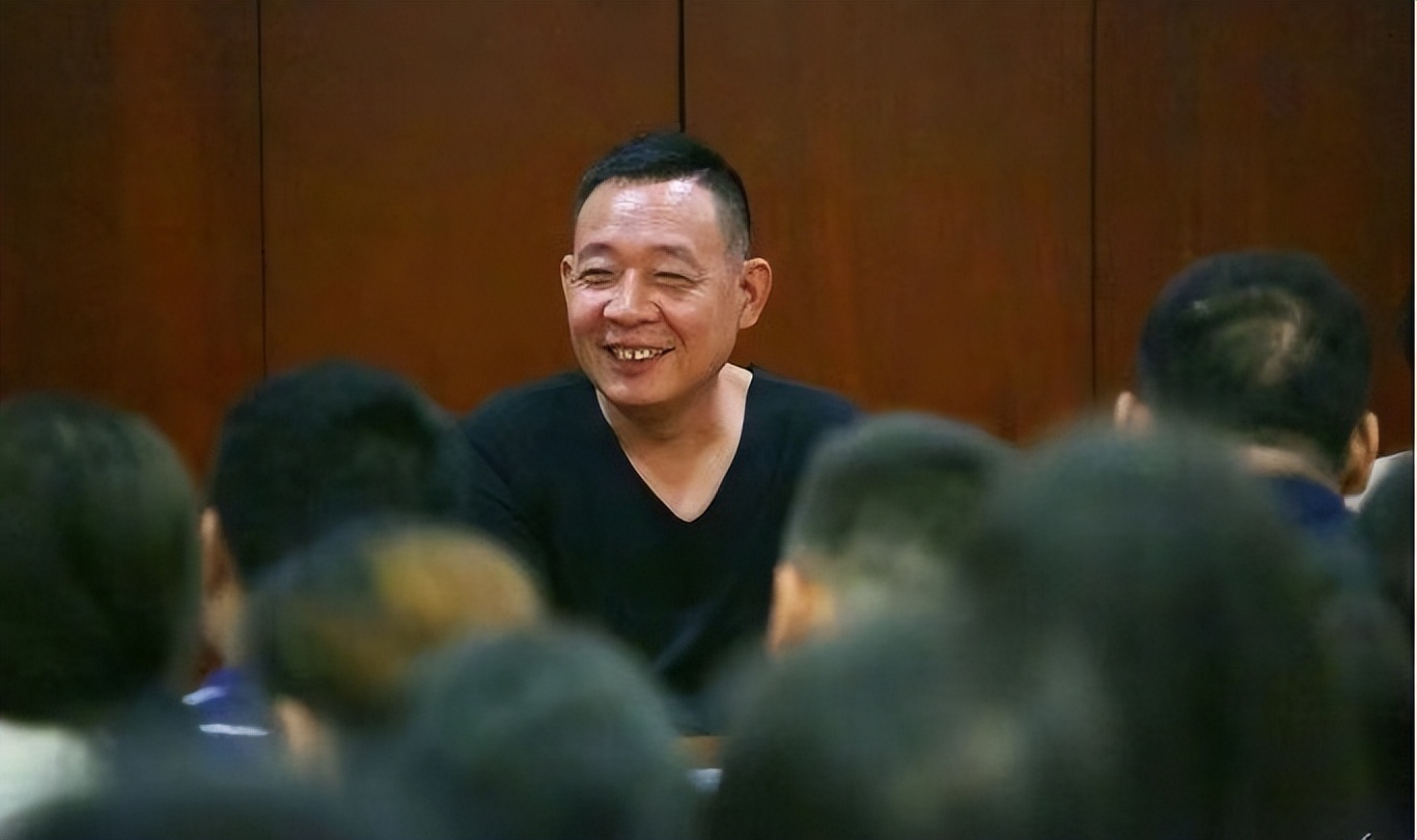 胖东来加班一次罚5000,95%的钱分给员工