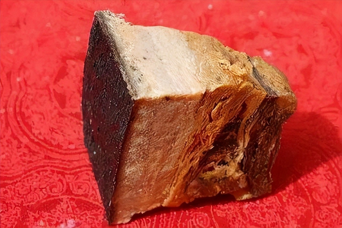 四川亚卓30多年的臭猪肉算美食吗？当地拿来入药熬汤，味道如何？