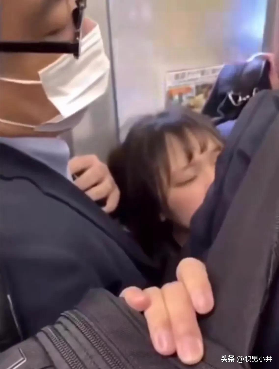 日本列车助推员,日本地铁推挤员年薪