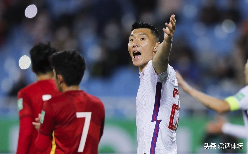 国足不能骂,黄健翔徐阳赛后评价国足