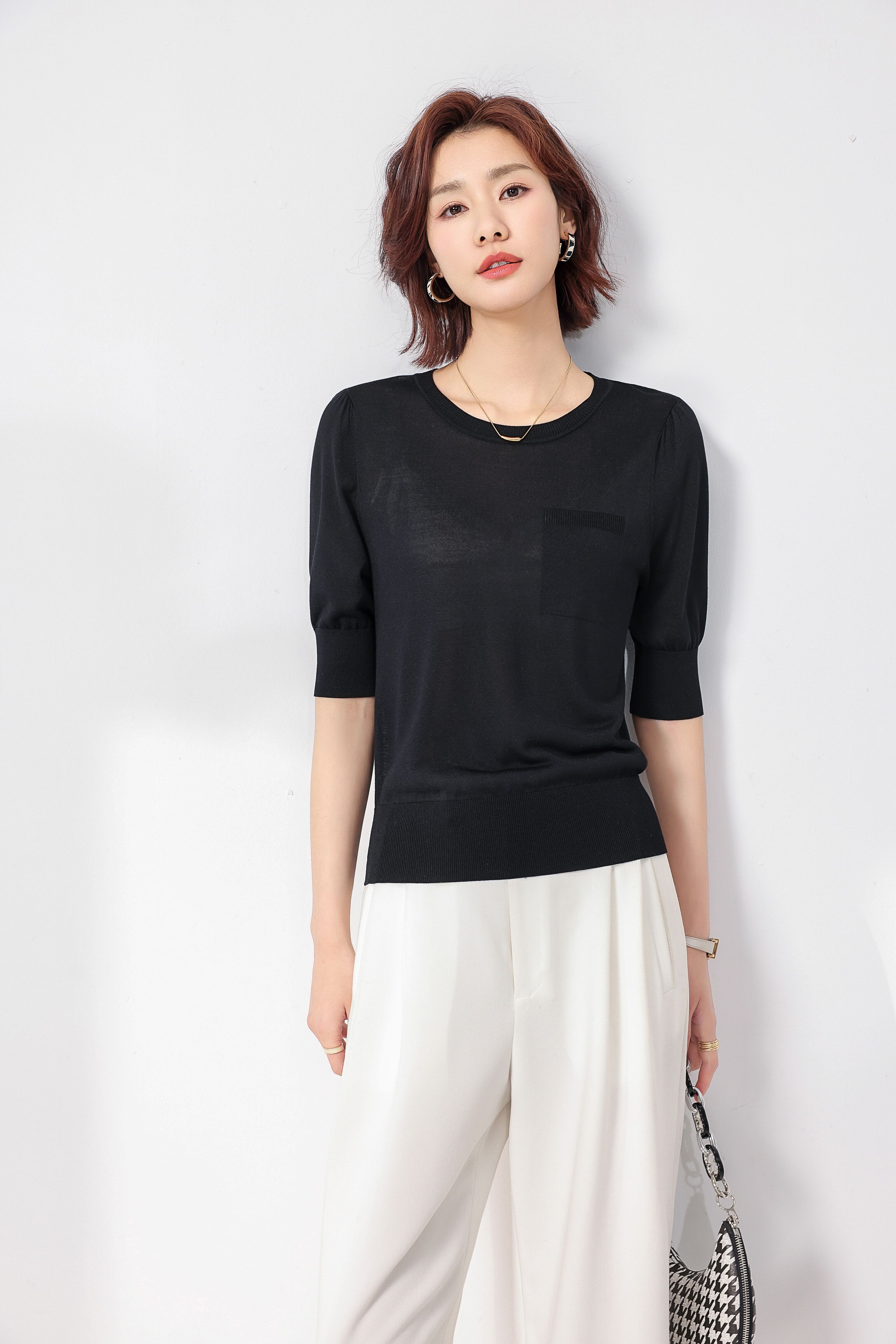 新款t恤时尚百搭减龄款,今年流行卫衣搭t恤