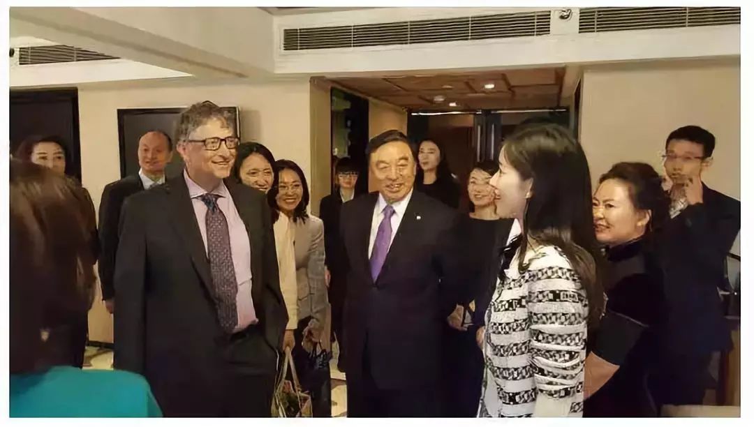 高调亮相戛纳，章泽天真没怀三胎？