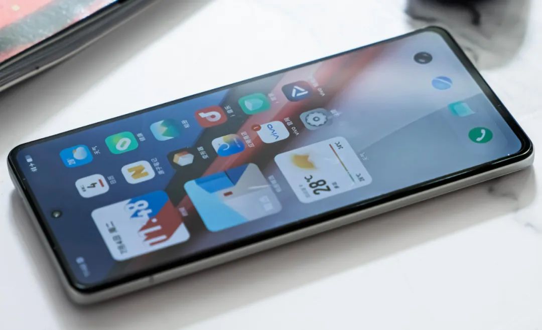 iqoo11s和小米13哪个更好,iqoo11s和小米13选哪个好