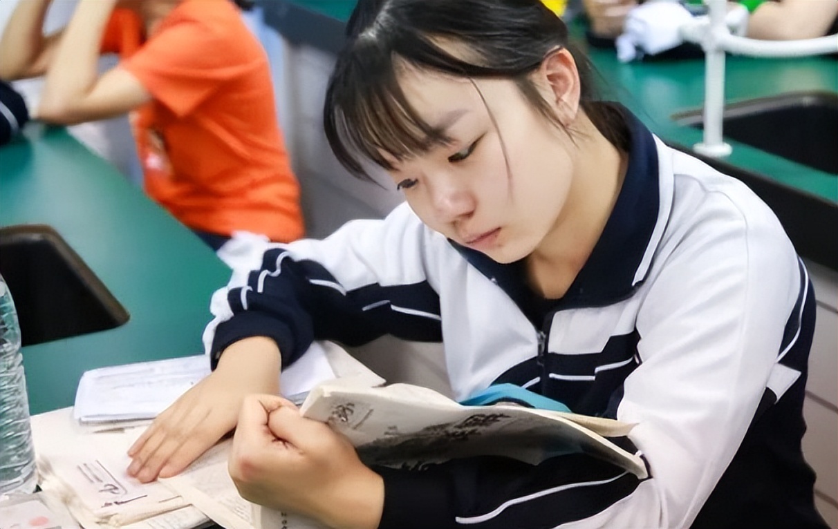 上不了高中不读技校还有机会吗,为什么读烂高中也不读技校