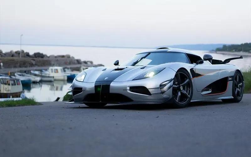 赤兔马放在现代相当于什么车,赤兔马相当于现在什么车