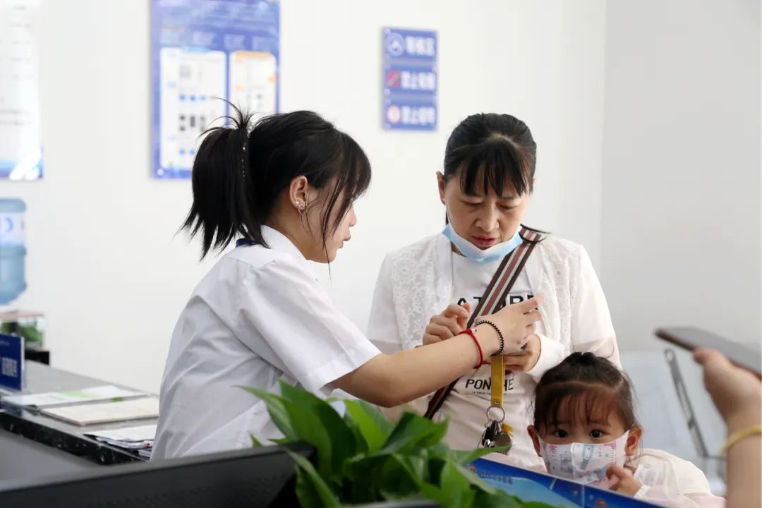 人社为民服务直通车初显成效,徽县人社局公告