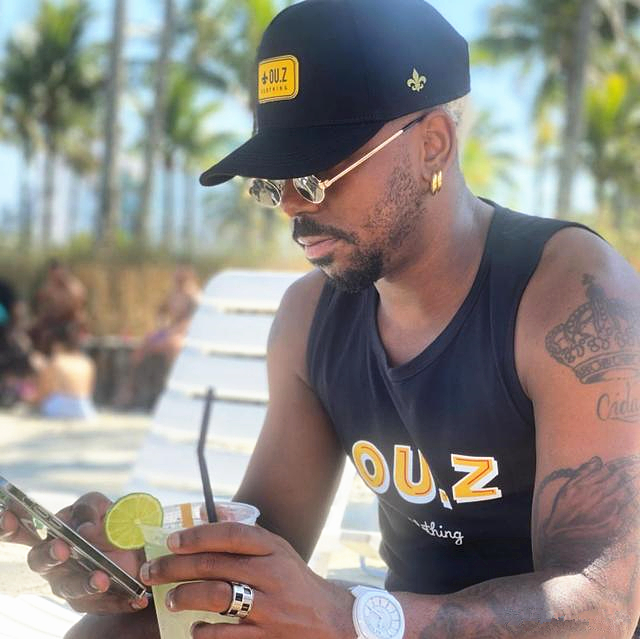 中国第一位购买私人飞机的男足球员出现了:我随时等待国家队征召