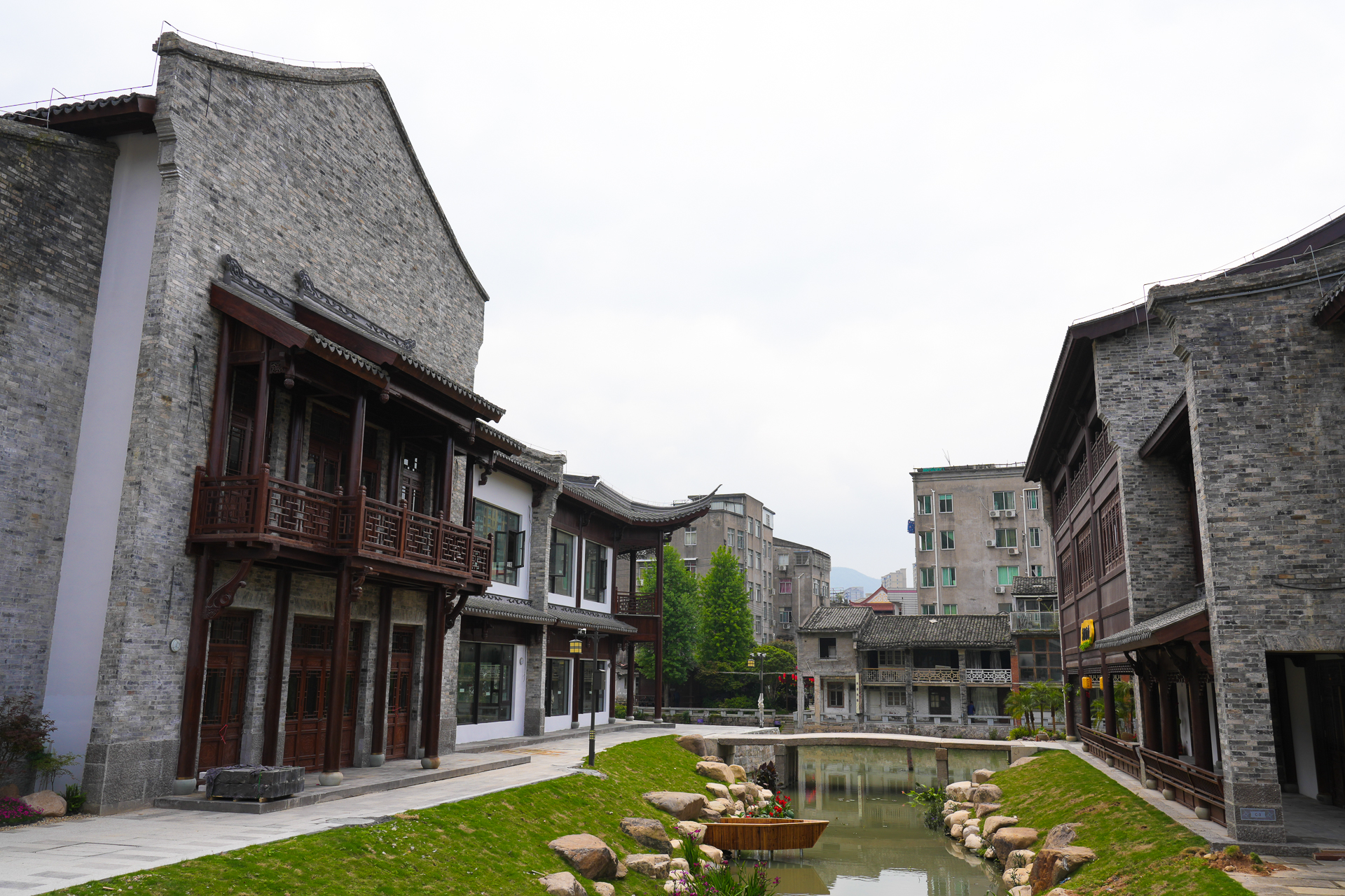 温州瓯海美食一条街,温州乐园刺激惊险