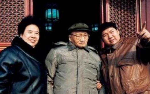 毛*东泽**劝毛岸青主动追求邵华，婚后，毛*东泽**给邵华写信：多读上邪