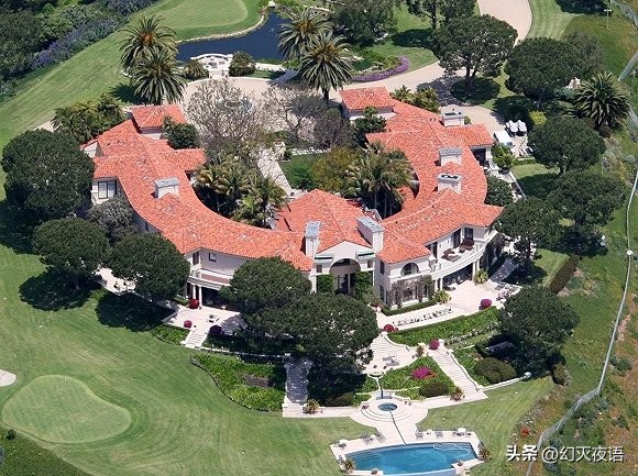 油腻肥男淫欲无度,各国美女名模为之疯狂,4国通缉如今人间蒸发