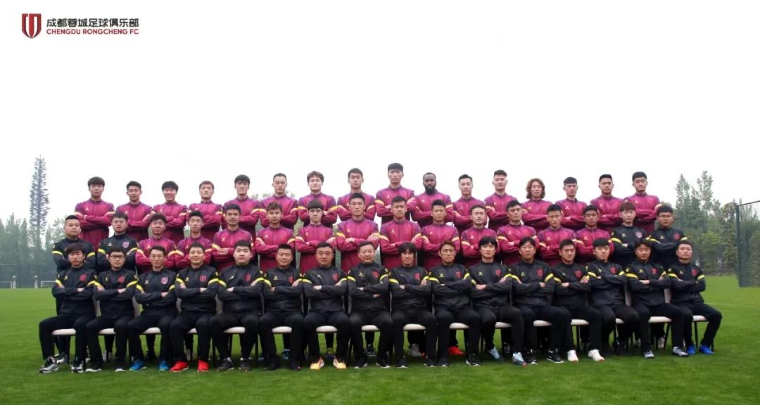 足球照片高清大图,原成都五牛足球队照片和名单