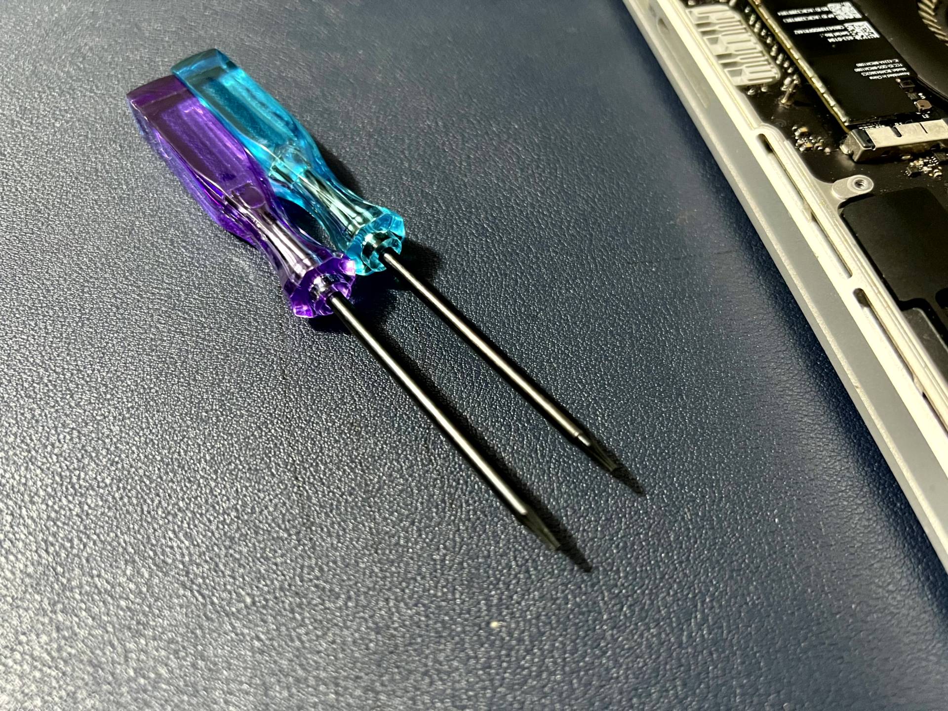 2015款macbookpro13.3寸换电池,macbookpro13款换电池