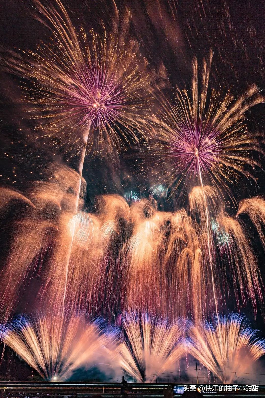 海水不输冲绳，这座青春背后的小城，夏日烟花又封神了！