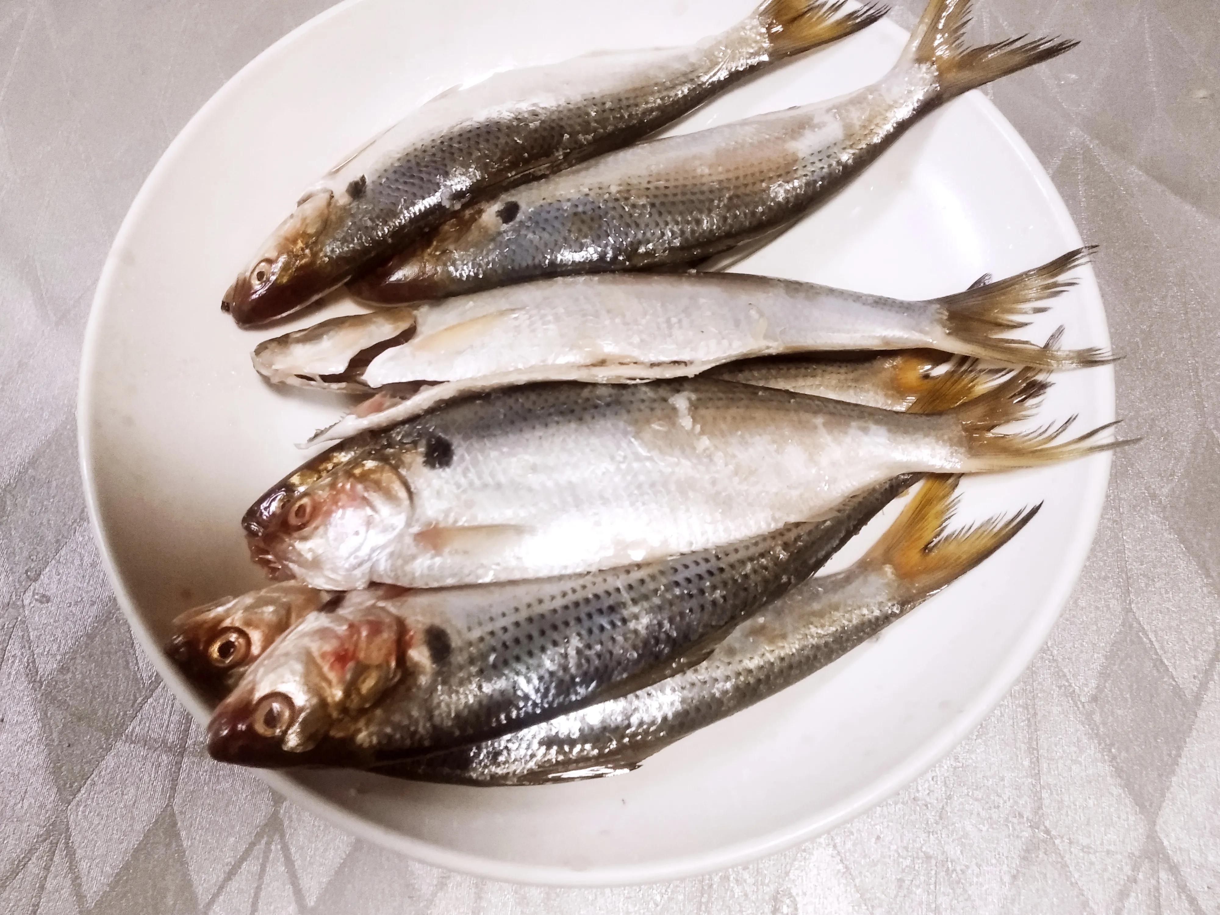 夏天吃海鱼，内行专挑这5种，肉鲜不腥无法养殖，摊主都夸是行家