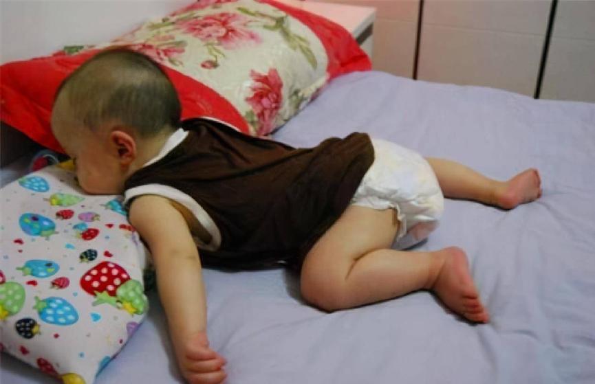 孩子的睡姿决定了孩子的性格,从宝宝睡姿可以看出宝宝的性格吗