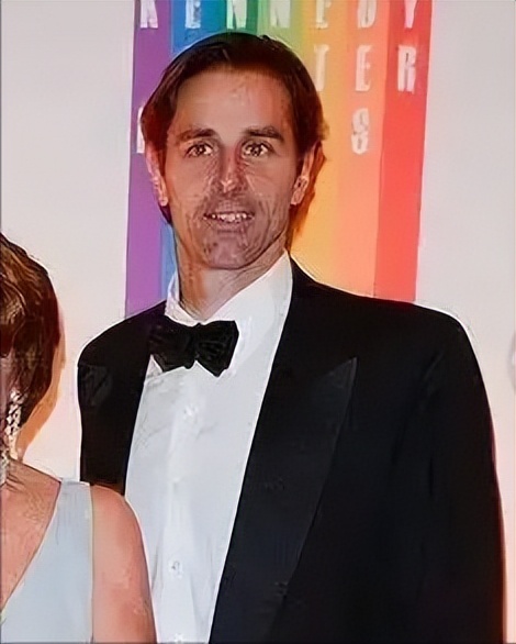 你摊上事了后续,佩洛西家族丑闻