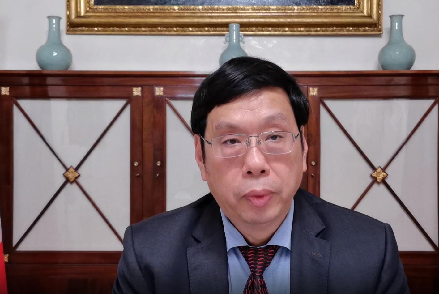 意大利华人服装行业协会第三届换届庆典圆满成功，李小锋蝉联会长