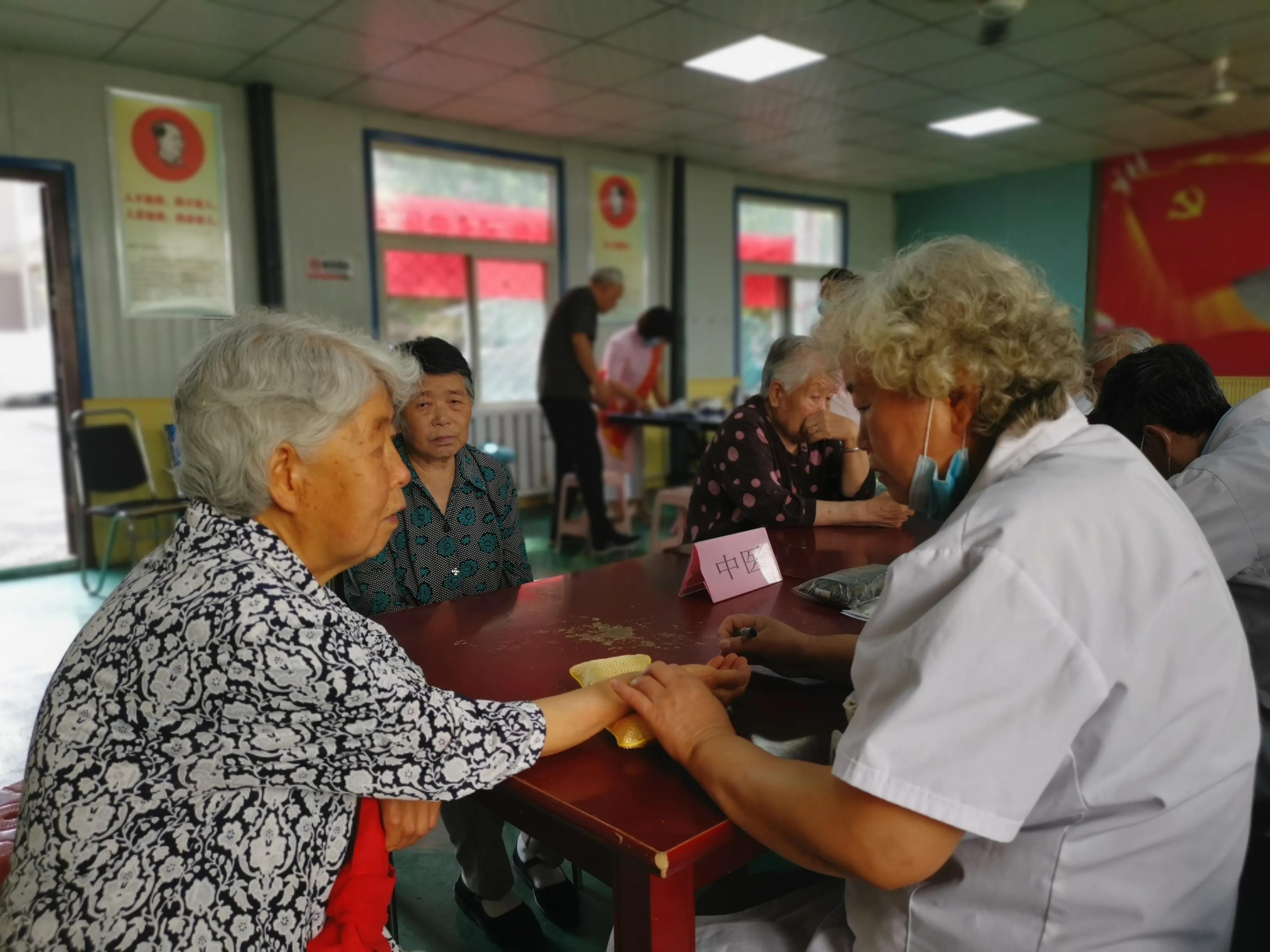 关爱百姓健康社区义诊送药活动,关爱老人健康义诊进社区活动方案