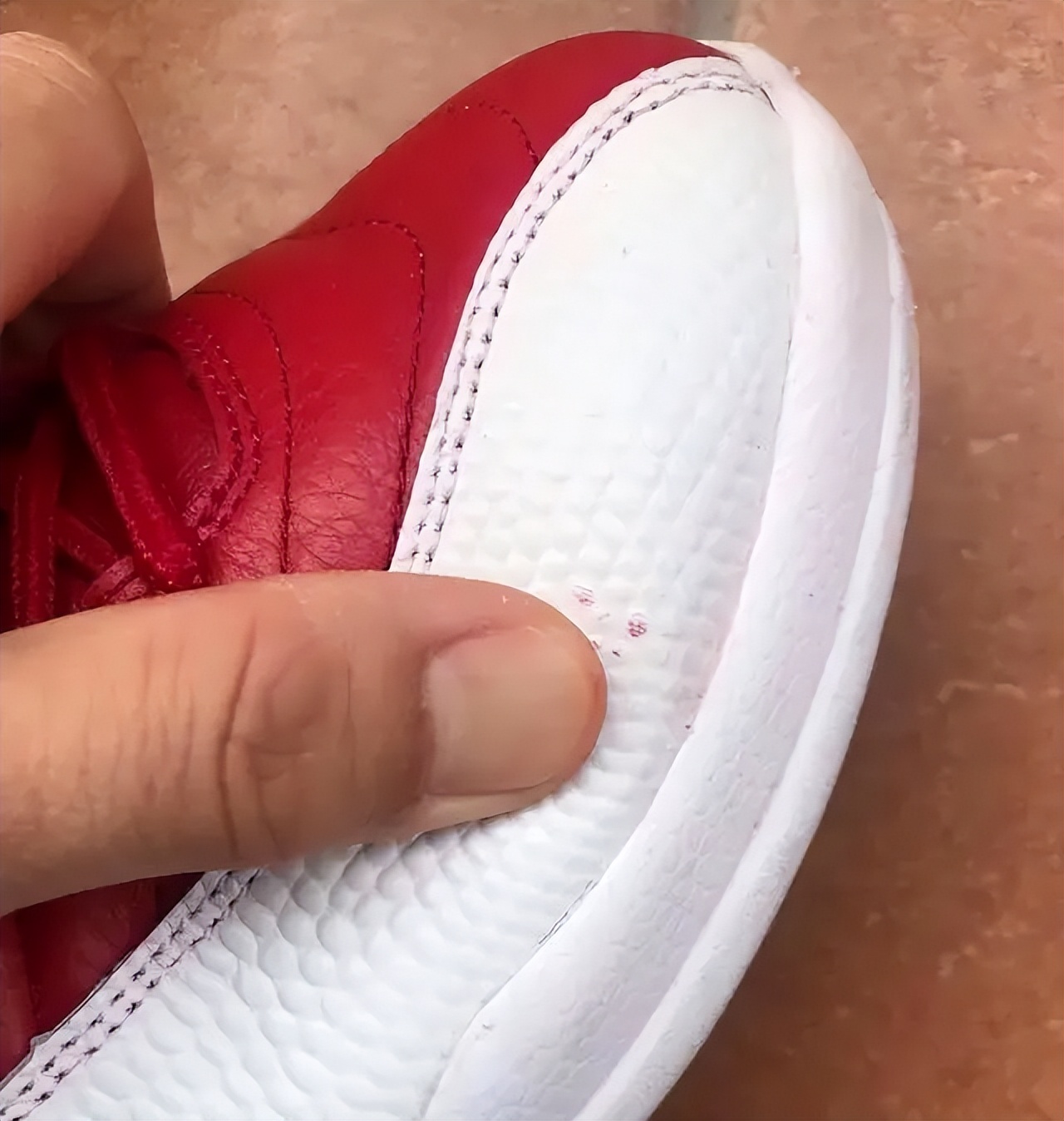 如何正确使用502胶水粘鞋,鞋子开胶用502