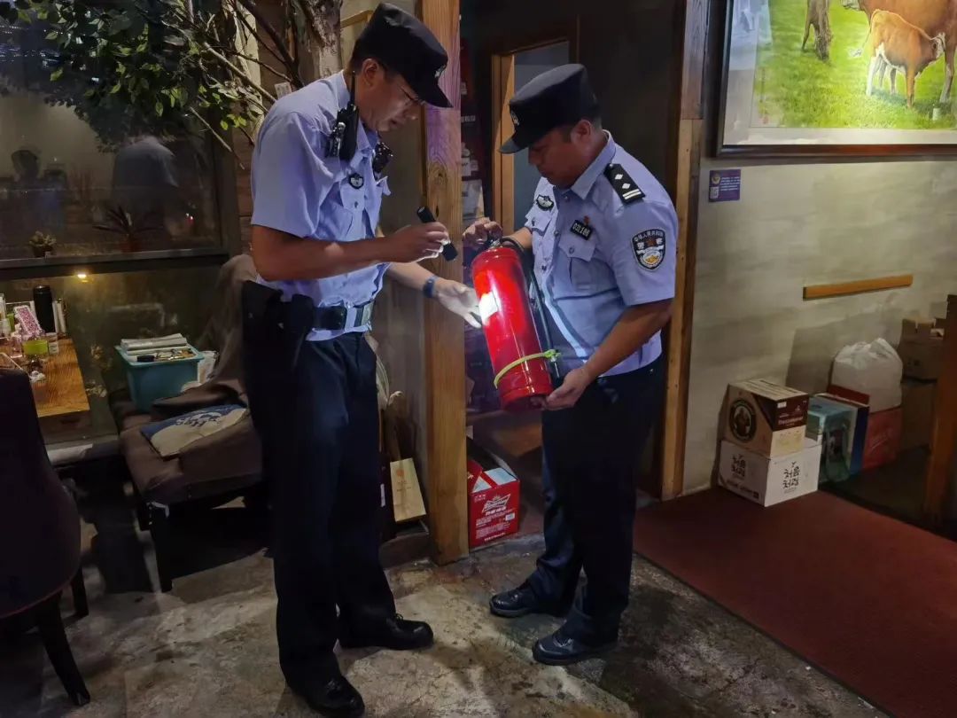 公安部夏夜治安巡查统一行动收官,北京公安开展夜间巡逻防控工作