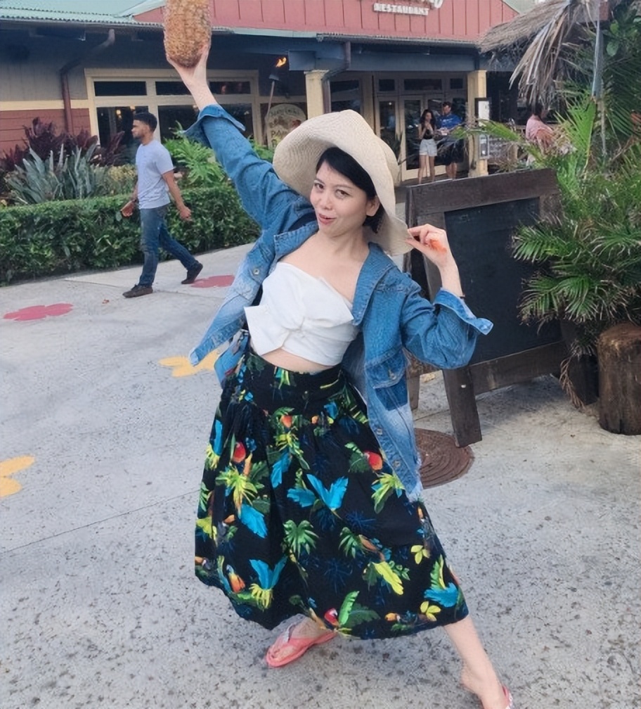 我,恋爱脑,32岁带10岁娃嫁日本老公,他帮我还百万负债,很贴心