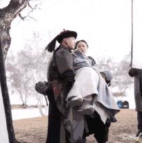 为什么只拍上半身,为什么只拍上半身镜头往下移