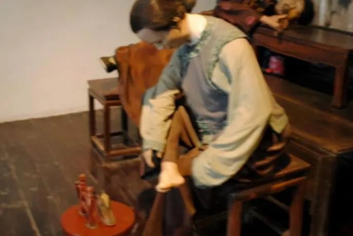 古代人们为什么要缠足,古人缠足不臭吗