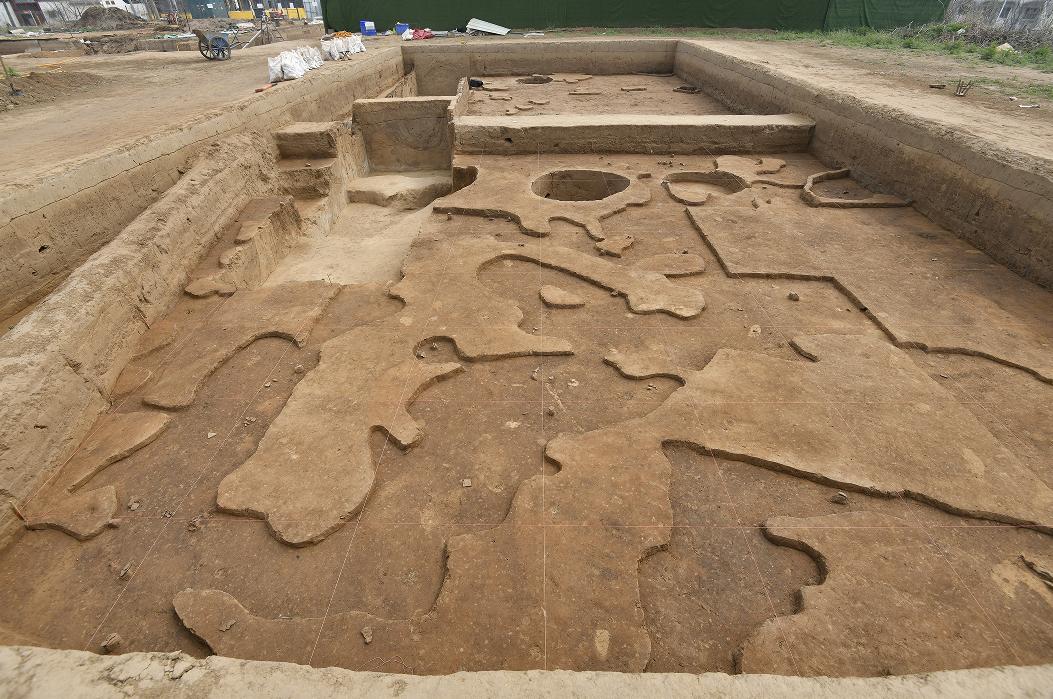 中国最古老的石磨盘,行走河南读懂中国甲骨文