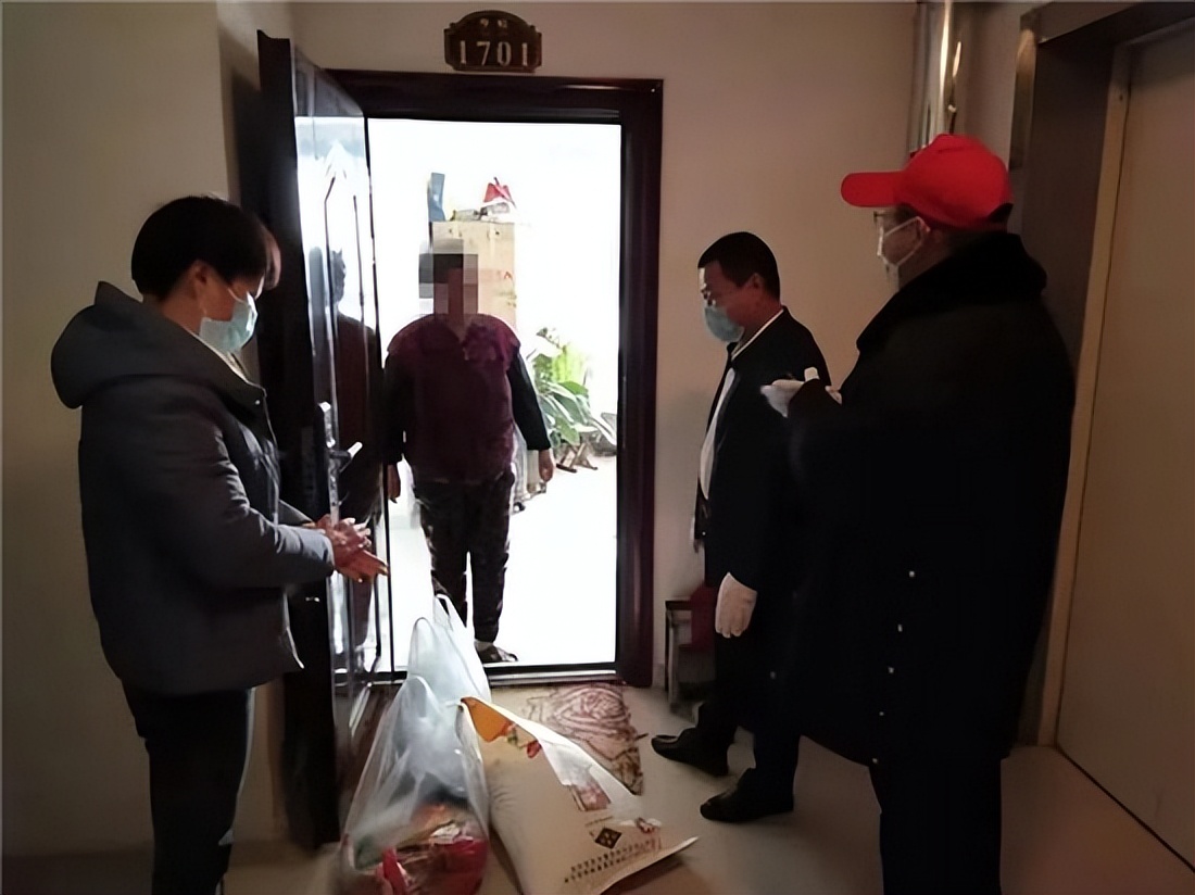 党群同心共克时艰 (党群连心共克时艰向阳街道再发力)