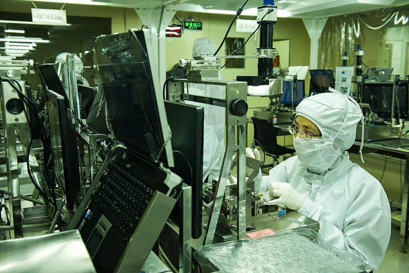 暑假大学生涌入富士康流水线,大学生暑假涌向工厂流水线