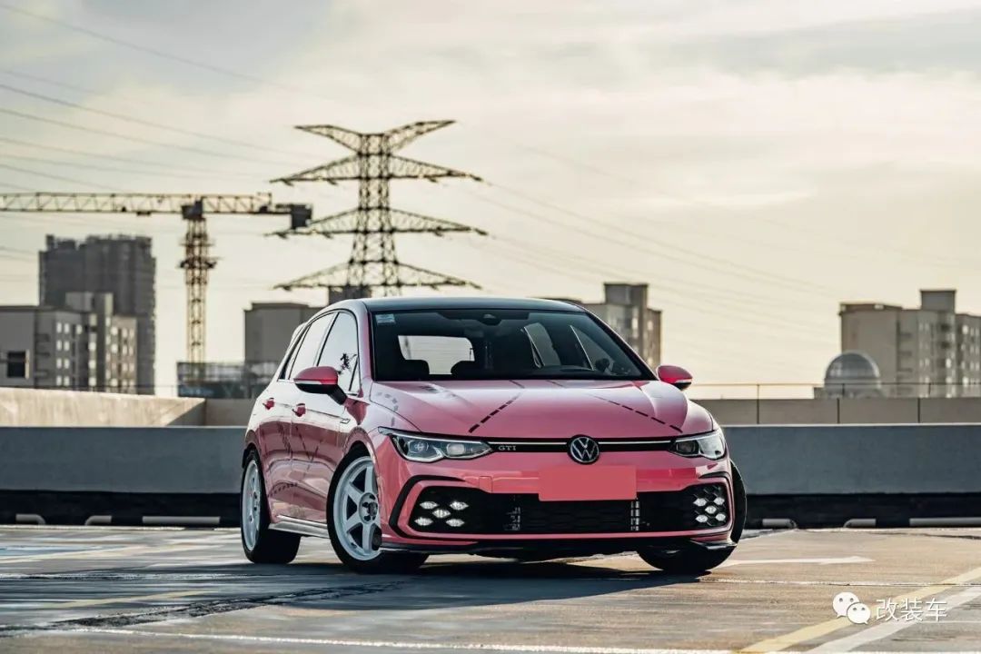 高尔夫gti8代走街,大众高尔夫第七代gti爆改