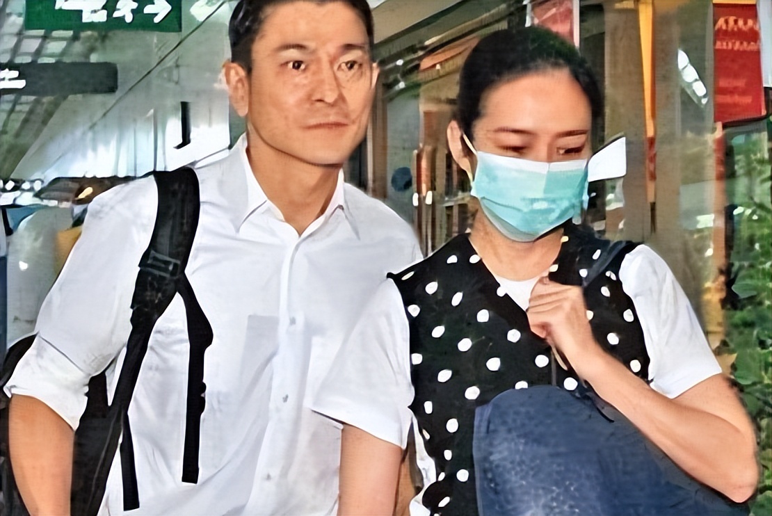 胡歌老婆黄曦宁的资料,胡歌老婆黄曦宁差几岁