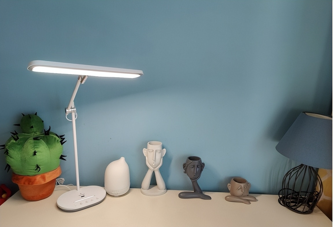 欧普可移式灯具led台灯2023最新款,久量dp-1040led双模折叠台灯