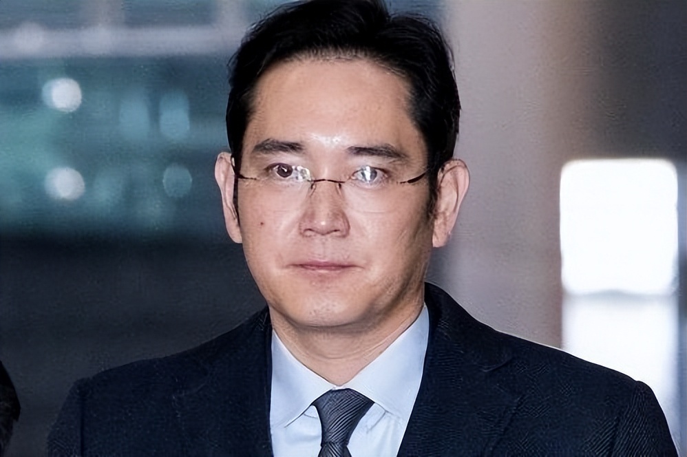 李在镕的监狱生活：每天跑步30分钟，7个月瘦身26斤，对自己够狠