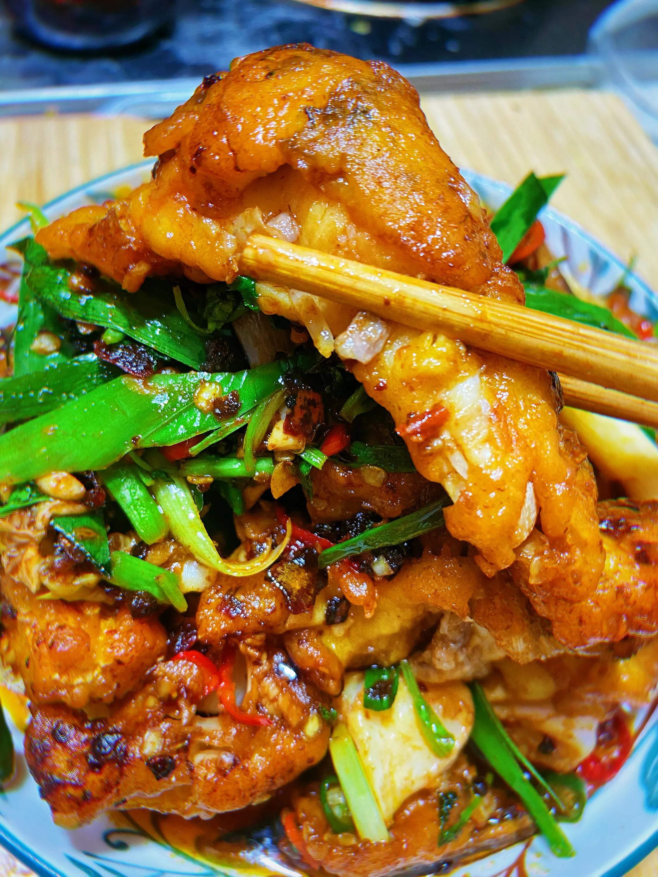 草鱼不要总是拿来红烧或者清蒸,湖南水煮草鱼块怎么做又嫩又好吃