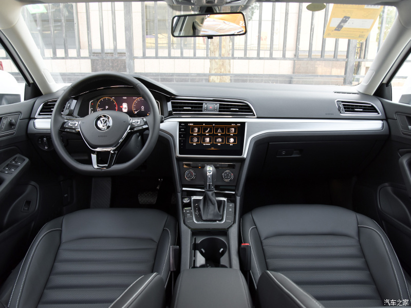 95后小伙买新车,15年凌渡280自动优缺点