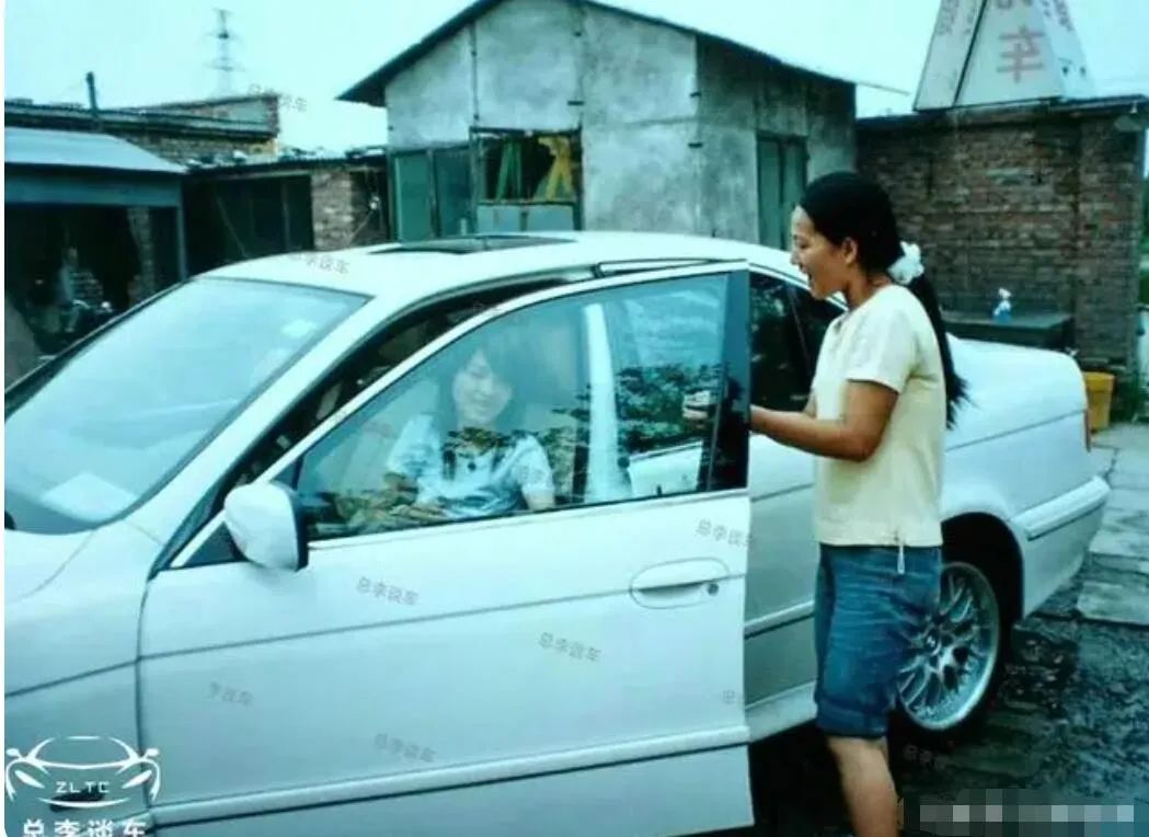 王诗龄吐槽李湘完整视频,关于王诗龄的炫富看法