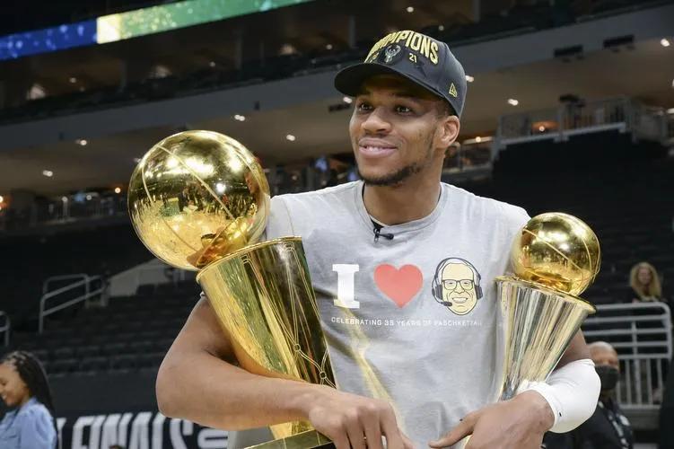 鲍尔默为什么20亿收购快船,蔡崇信和鲍尔默比赛视频