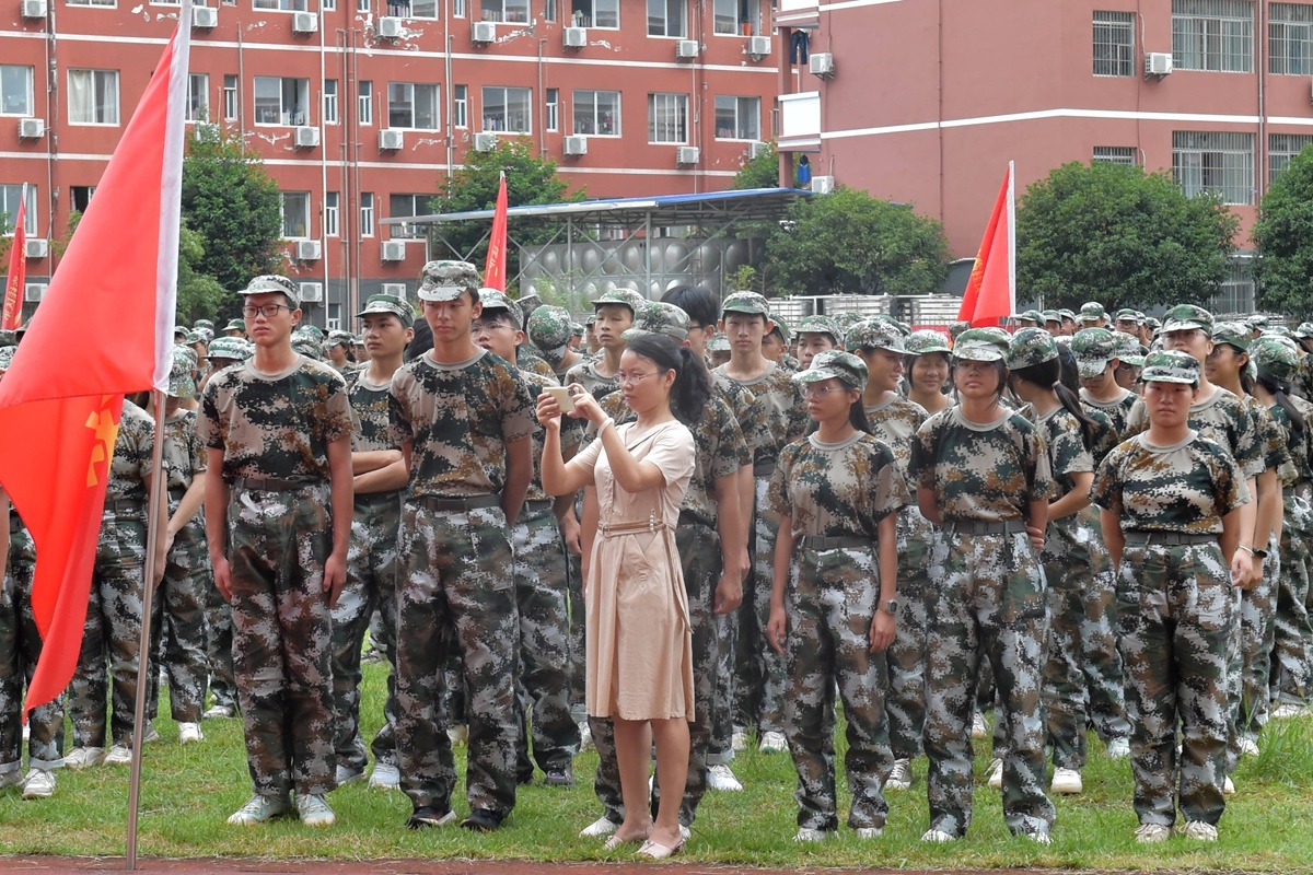 桂林各校军训精彩回顾,广西军训队列操