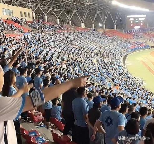 谢晖与大连人俱乐部续约3年,谢晖续约大连人薪水