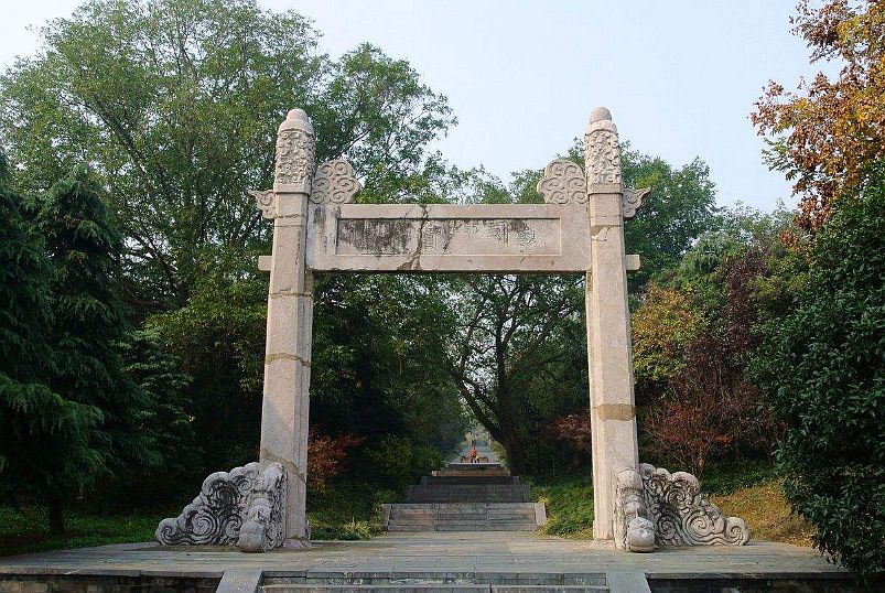 南师大校友作品特刊·散文篇｜徐陆：难忘的大坡，回不去的卫岗