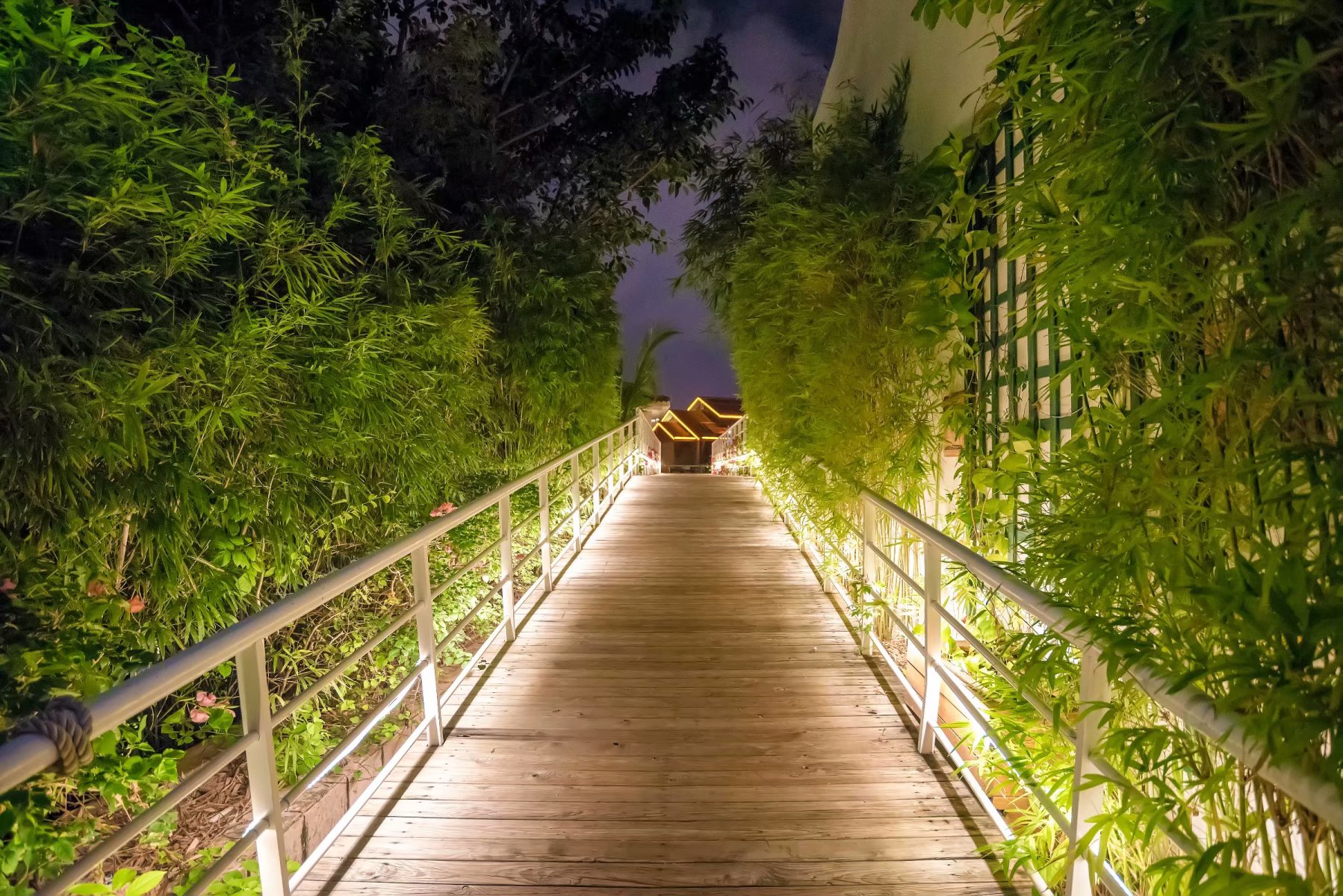 泰国三亚旅游对比,三亚和泰国旅游选择哪里