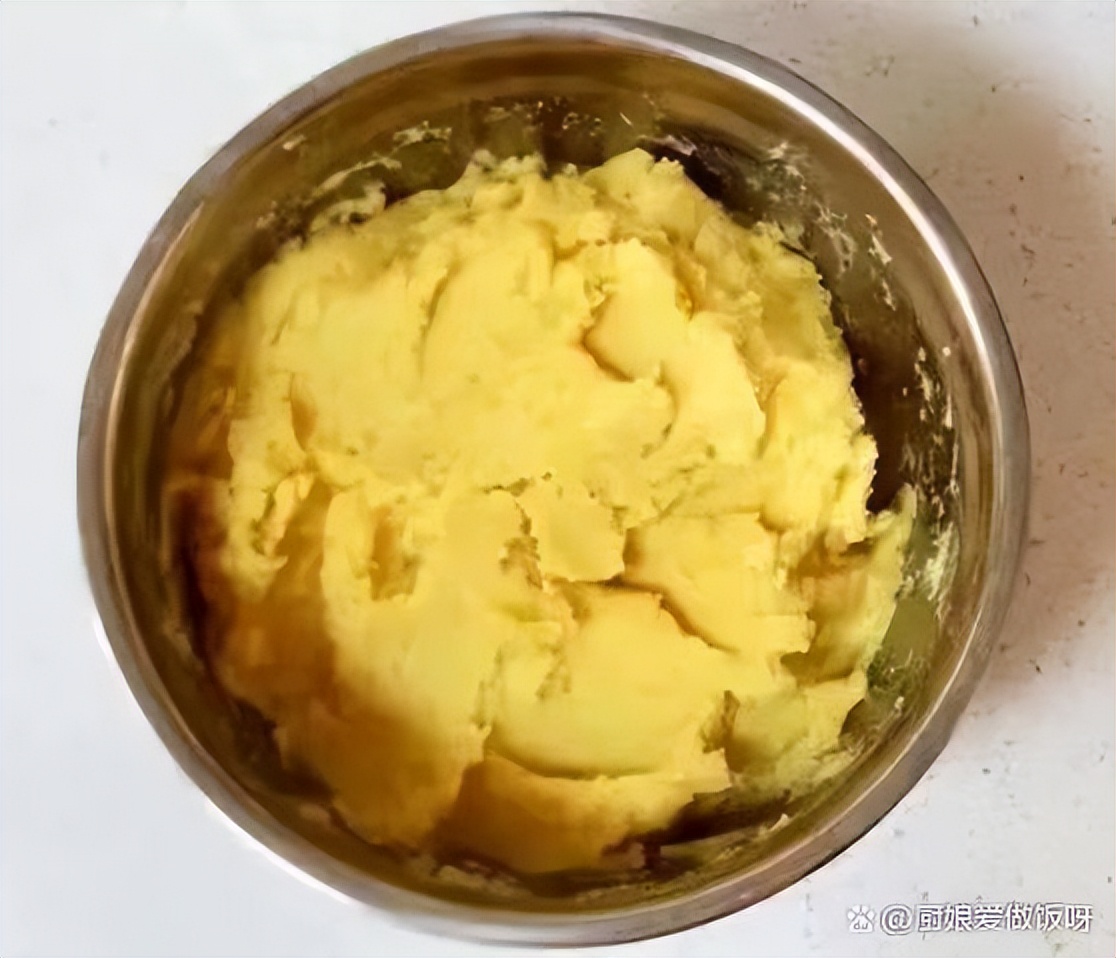 胖莓为奶奶学做甜点，酥而不硬软而不皮的美味绿豆酥，最后成功了