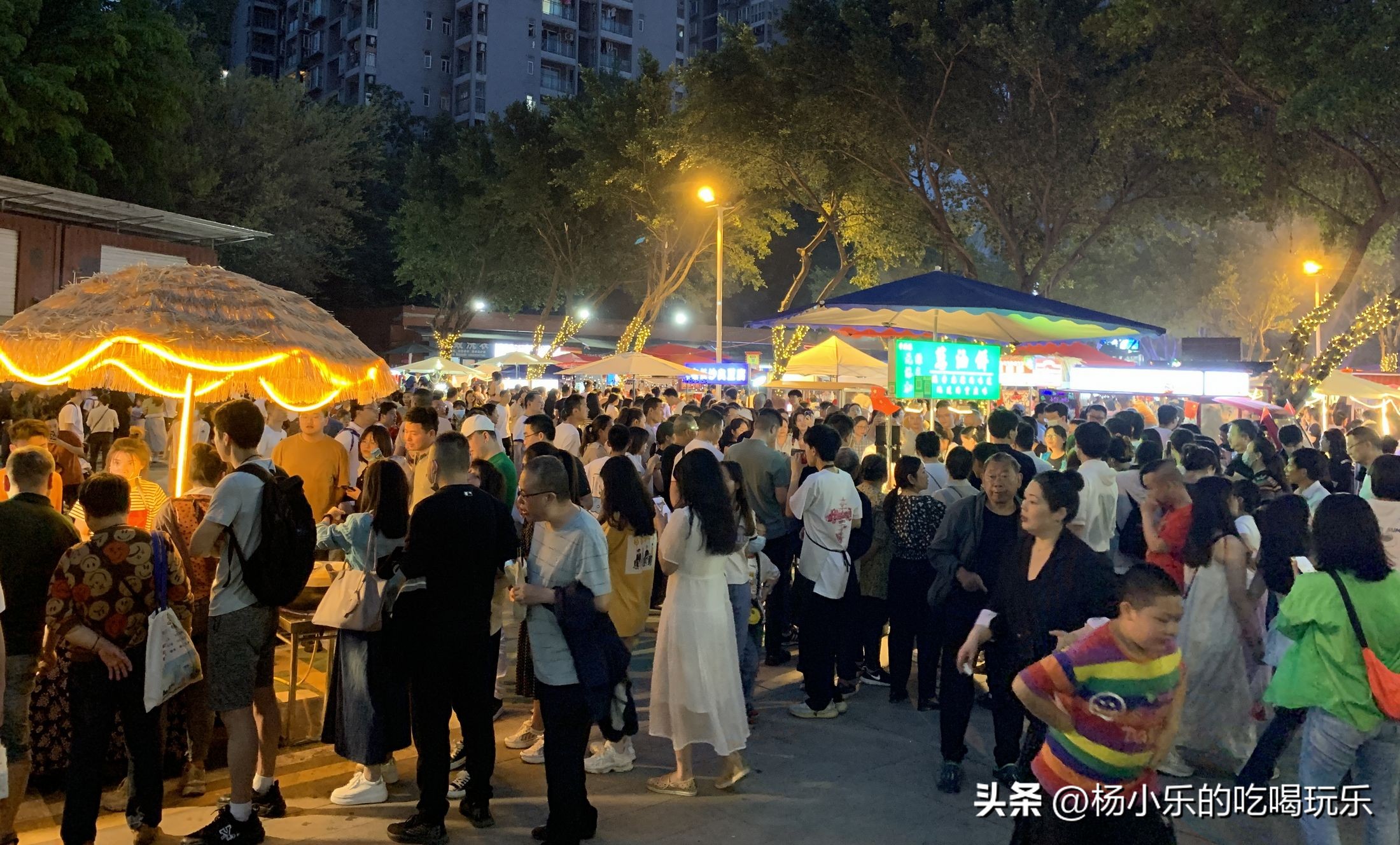 重庆现在最火夜市,重庆夜市人气