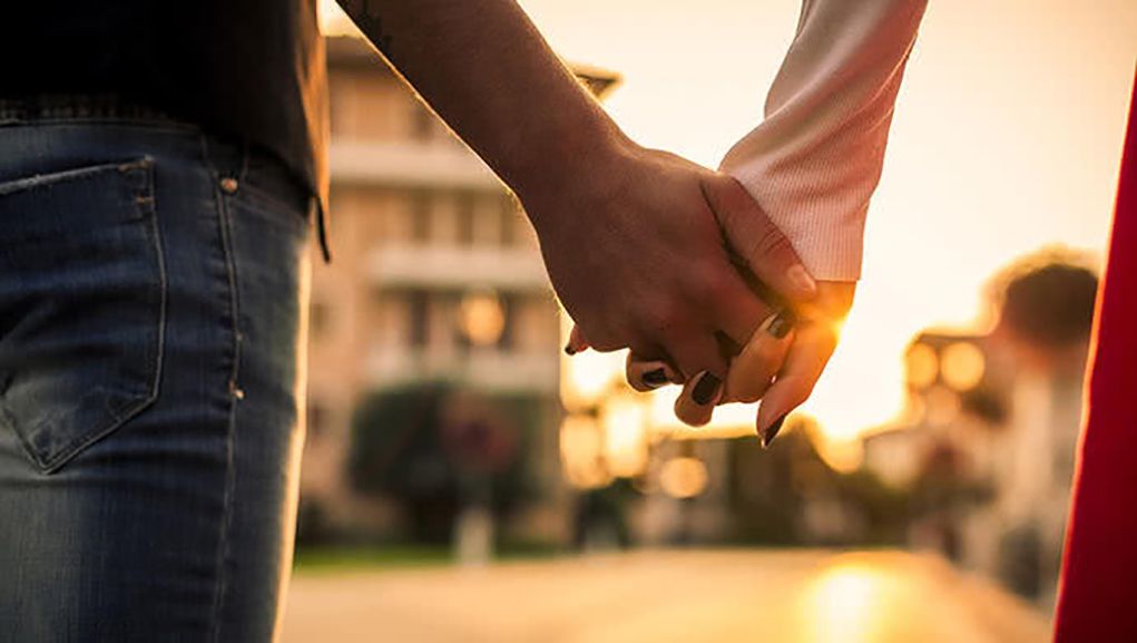 如果对两个人都有好感该怎么办,对一个人有好感应该在一起吗